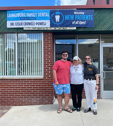 Portrait of Dr Leslie Crowell-Powell